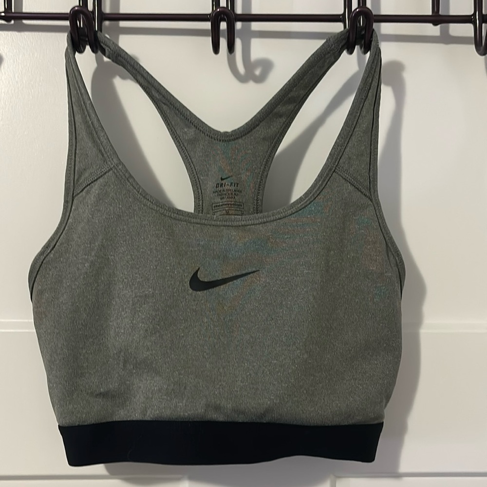 Nike dri-fit sports bra